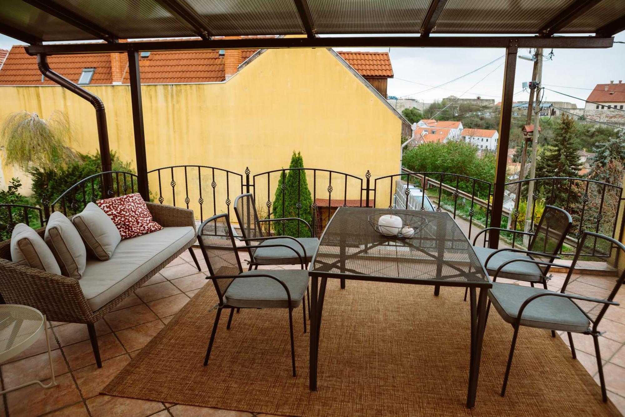 Kiralyszeke Apartman Eger Bagian luar foto